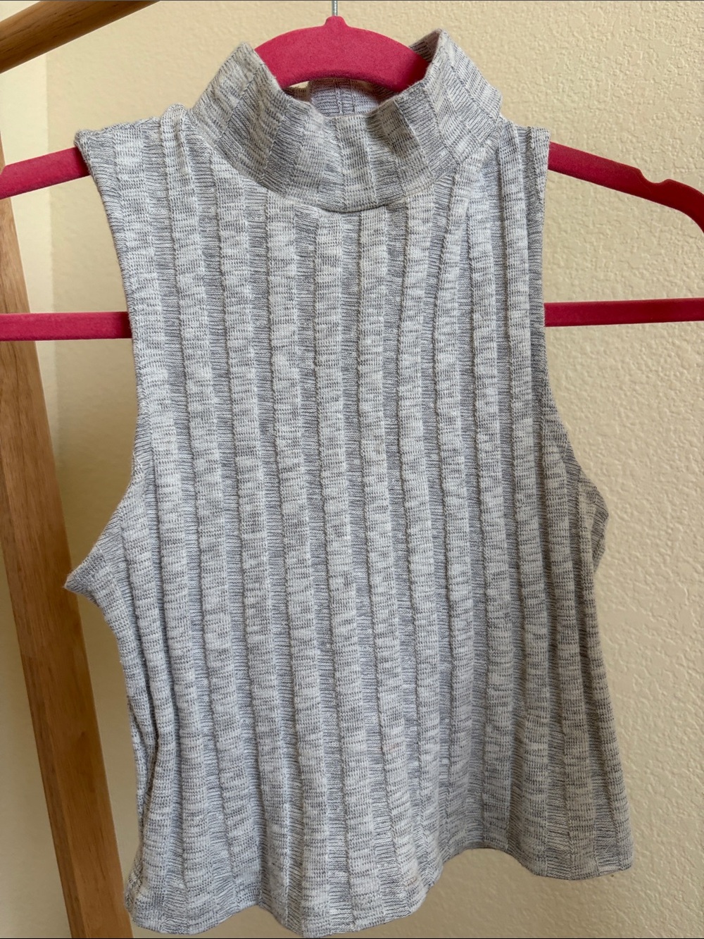 Forever 21 Light Gray Sleeveless Ribbed Mock Neck Tank